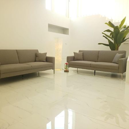 Elegant Basement Suite Orosei Εξωτερικό φωτογραφία