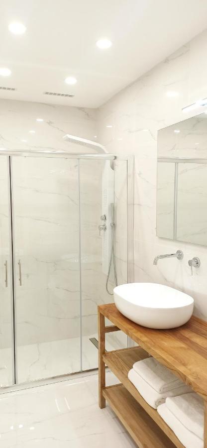 Elegant Basement Suite Orosei Εξωτερικό φωτογραφία