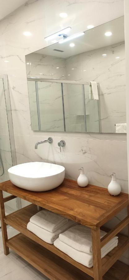 Elegant Basement Suite Orosei Εξωτερικό φωτογραφία