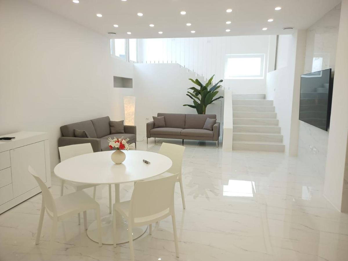 Elegant Basement Suite Orosei Εξωτερικό φωτογραφία