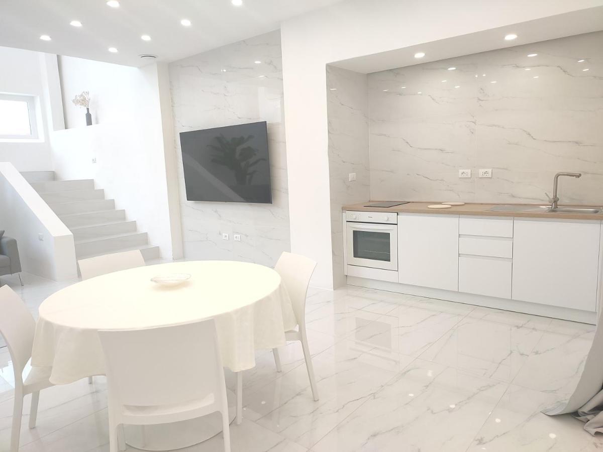 Elegant Basement Suite Orosei Εξωτερικό φωτογραφία